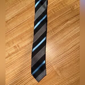 Original Penguin by Munsingwear Silk Blend Tie Black Grey Blue Stripe